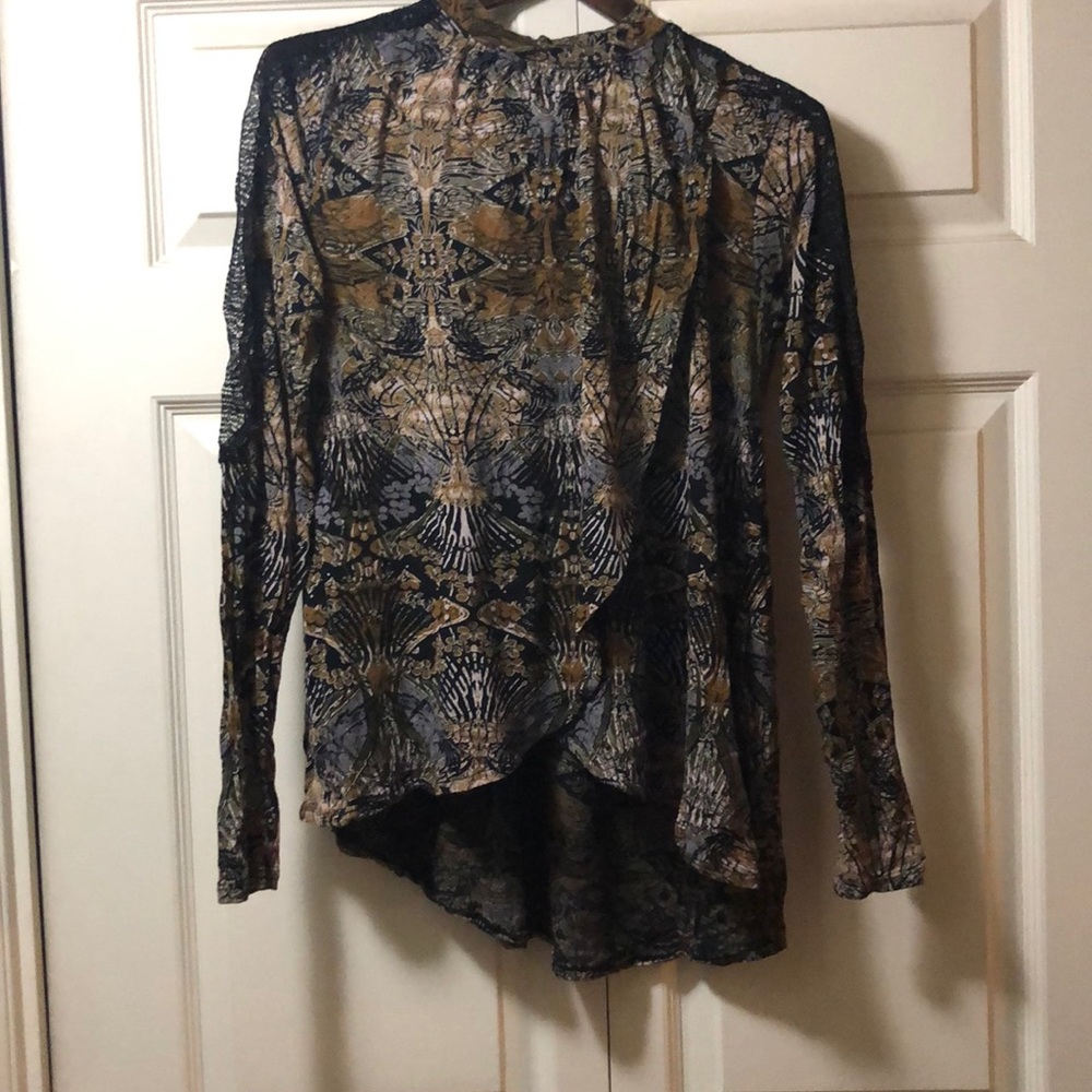 Free people- Long sleeve patterned shirt